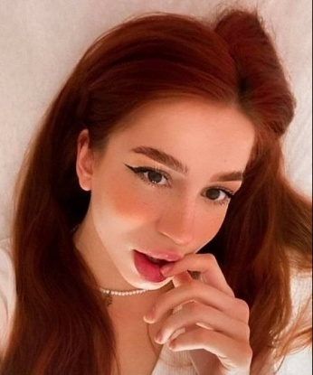 Юля, 20 лет, 1 размер груди